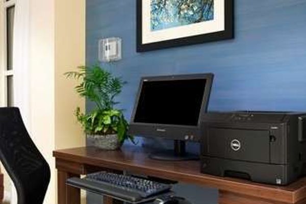 Days Inn & Suites Altoona (Bellwood)